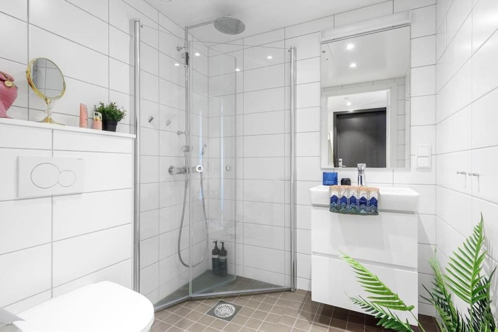 Scandpoint Apartment Fornebu Near Sea Front With Outdoor Walk! Stabekk Екстер'єр фото